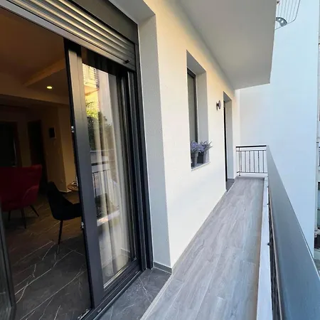 Adas Terra - Boutique In Ano Poli Apartment *